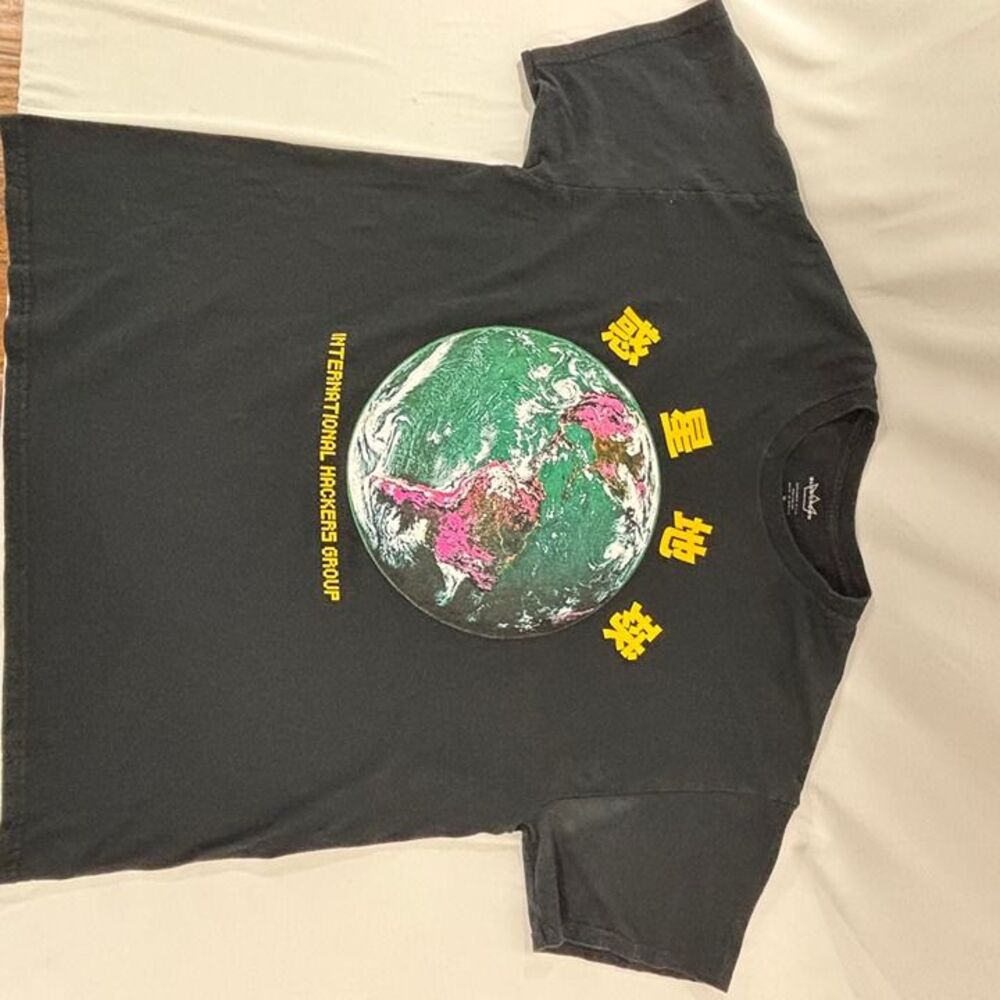 Blue Crown Graphic Tee – International Hackers Group – Size XL